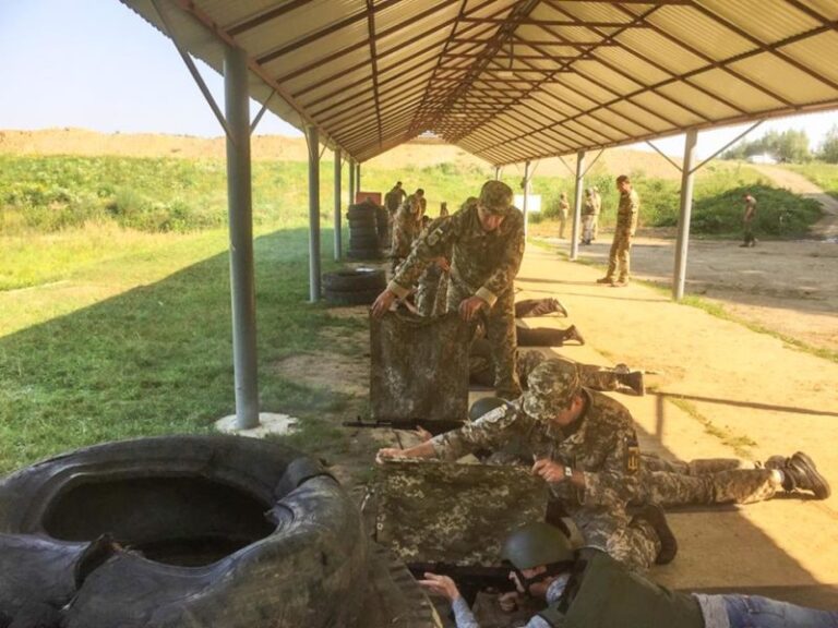 Для прикарпатських військових влаштували Єдиний стрілецький день (ФОТО)