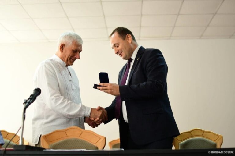Ректора університету нафти і газу нагородили відзнакою “Міць та гордість міста” (ФОТО)