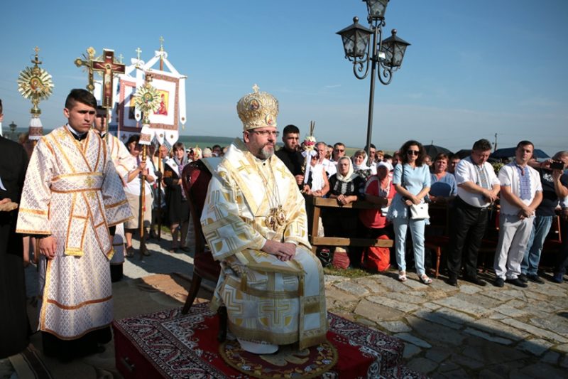 Очільник франківської ОДА разом із сім’єю взяв участь у Всеукраїнській патріаршій прощі у Крилосі (ФОТО)