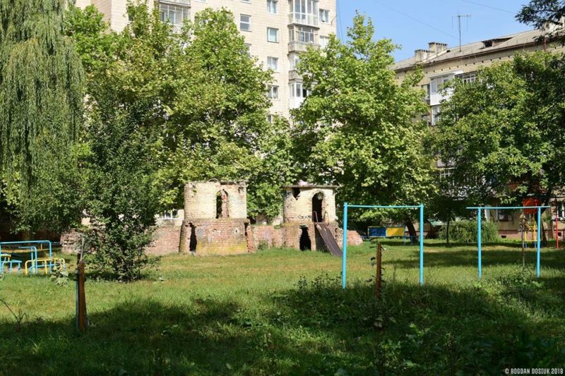 На Вовчинецькій капітально відремонтують занедбаний двір (ПРОЕКТ)