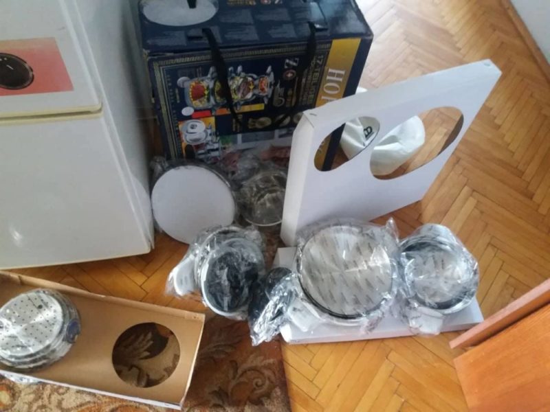 Франківського пенсіонера обікрали “румуни”, котрі продавали посуд під супермаркетом (ФОТОФАКТ)