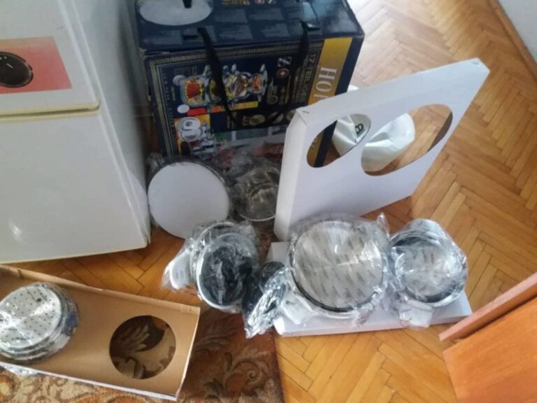 Франківського пенсіонера обікрали “румуни”, котрі продавали посуд під супермаркетом (ФОТОФАКТ)