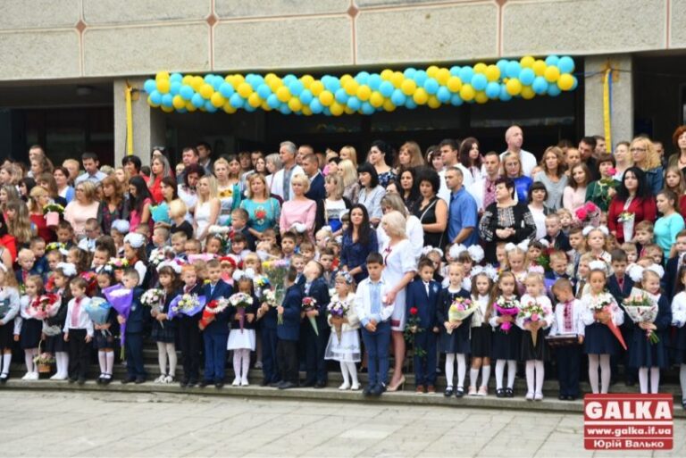 Як юні франківці новий навчальний рік зустрічали (ФОТОРЕПОРТАЖ)
