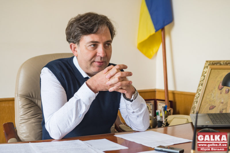 Головний освітянин Прикарпаття порадив, як вітати вчителів на професійне свято