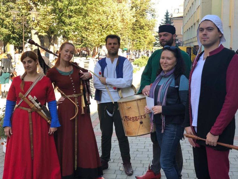 Чарівники, відьми й принцеси: середмістям Франківська пройшла костюмована хода (ФОТО, ВІДЕО)