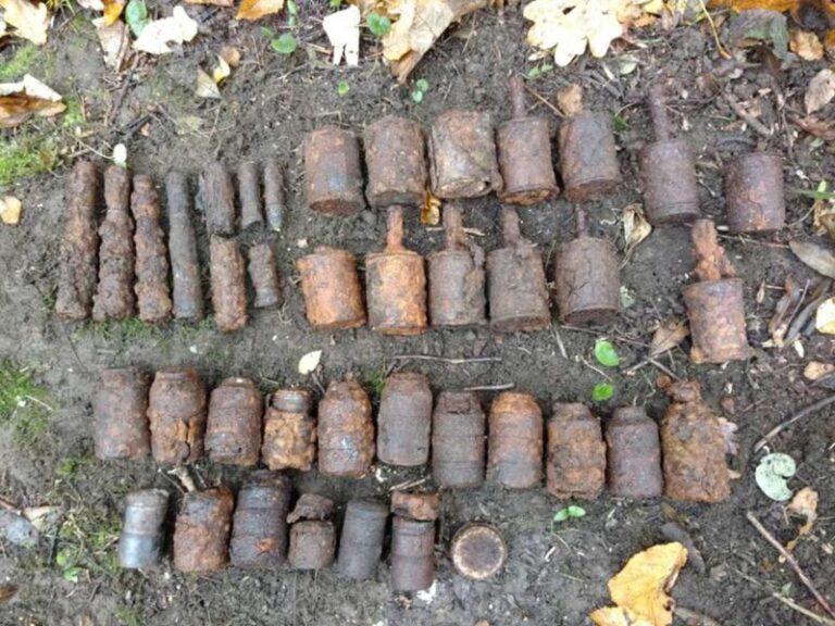 На Прикарпатті піротехніки знищили 40 вибухонебезпечних предметів (ФОТО)