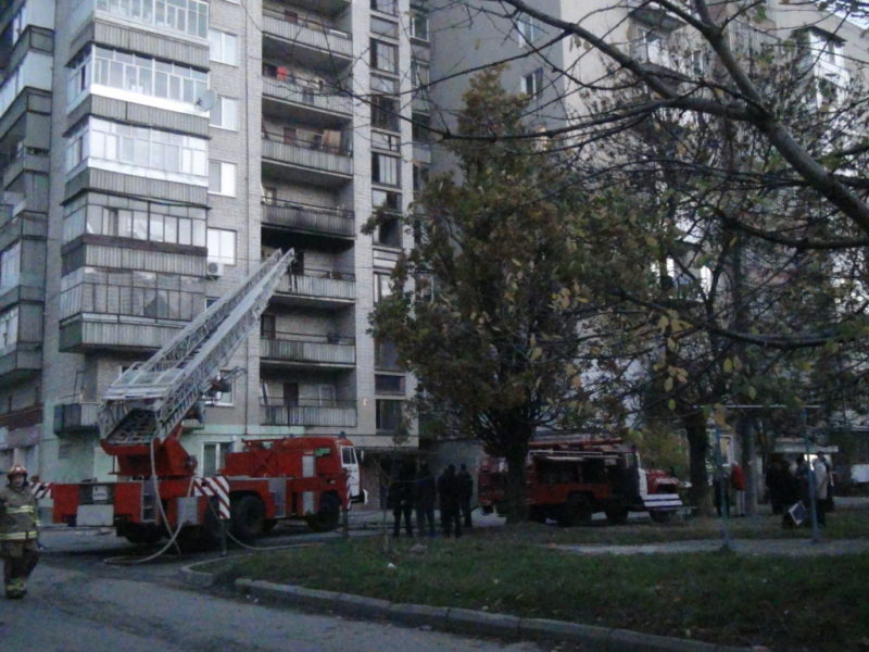 Під час ранкової пожежі у Пасічній евакуювали чотирьох людей (ФОТО)