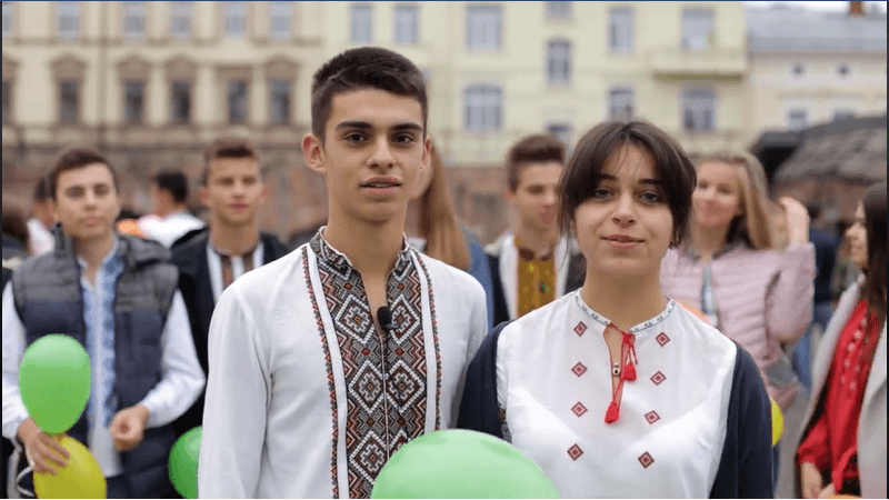Франківські школярі у зворушливому ролику привітали педагогів із Днем вчителя (ВІДЕО)