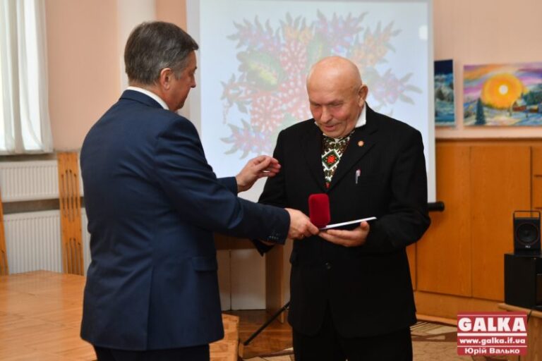 У Франківську нагородили лауреатів обласної премії імені Параски Хоми (ФОТО)