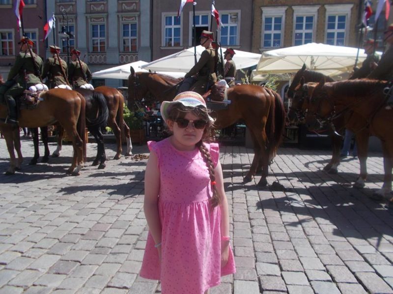 12-річній франківці потрібна складна операція на хребті. Небайдужих просять про допомогу