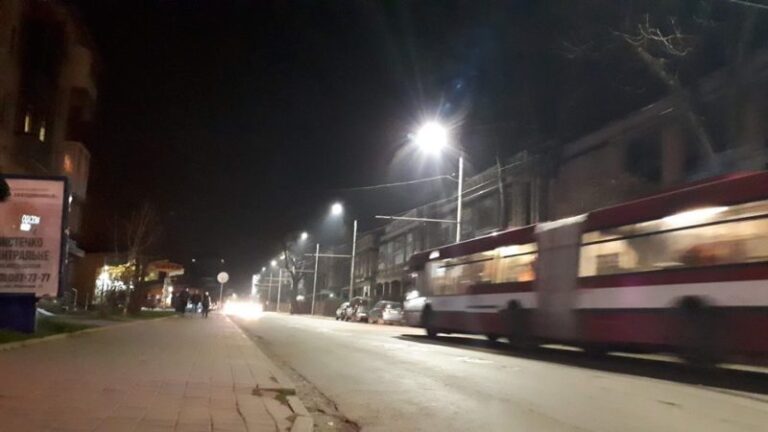 Реконструкцію мереж зовнішнього освітлення провели на Мельника (ФОТО)