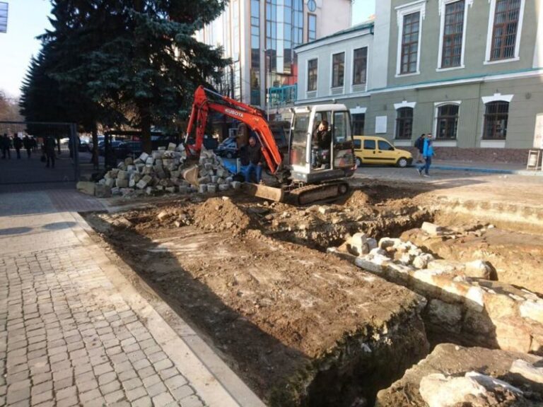 Розкопки Тисменицької брами консервують до наступного року (ФОТО)