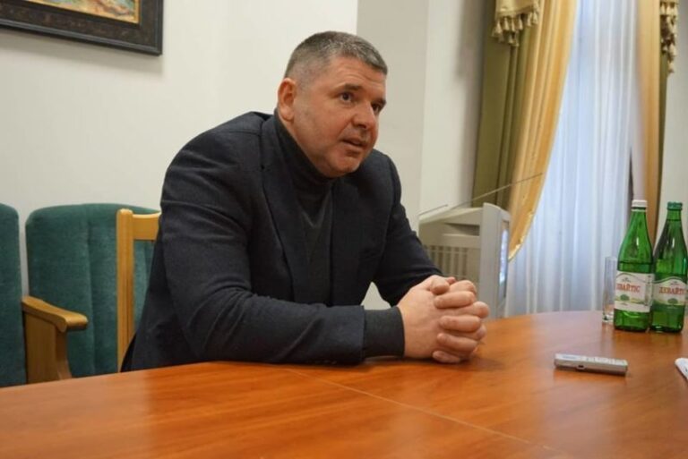 “Це повний хаос і пряма шкода державі”, – начальник франківської ДФС про блокування митниці