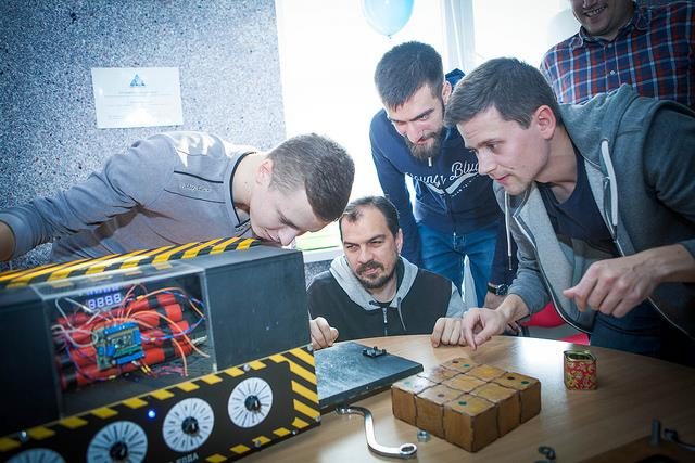 Франківців кличуть на новий квест – знешкодити бомбу і врятувати місто від вибуху (ФОТО)