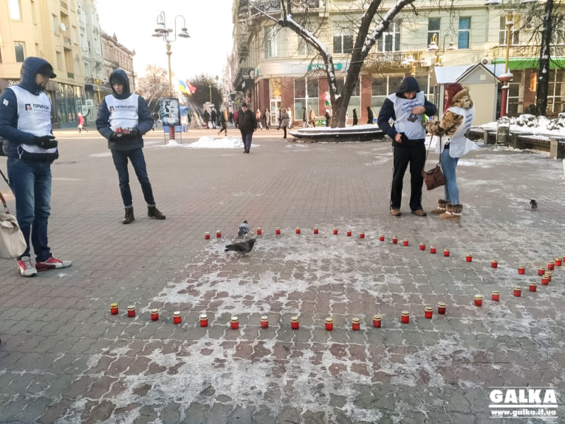 На Вічевому майдані франківців закликали не дати СНІДу шанс (ФОТО)