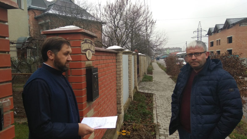 Франківські активісти передали звернення до нового очільника УПЦ МП в області