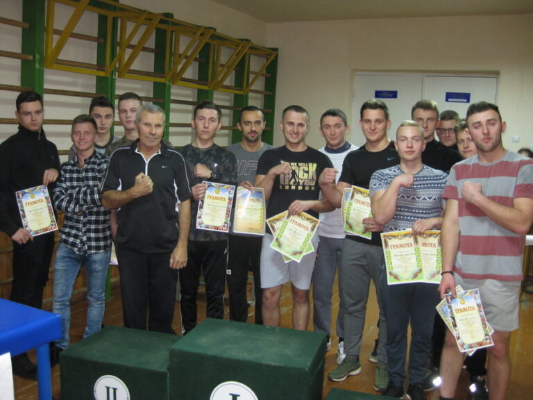 Франківські студенти-медики вшанували пам’ять абсолютного чемпіона світу з армспорту (ФОТО)