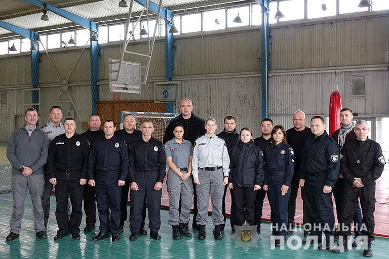 На Прикарпатті канадські поліцейські вчать місцевих правоохоронців (ФОТО)