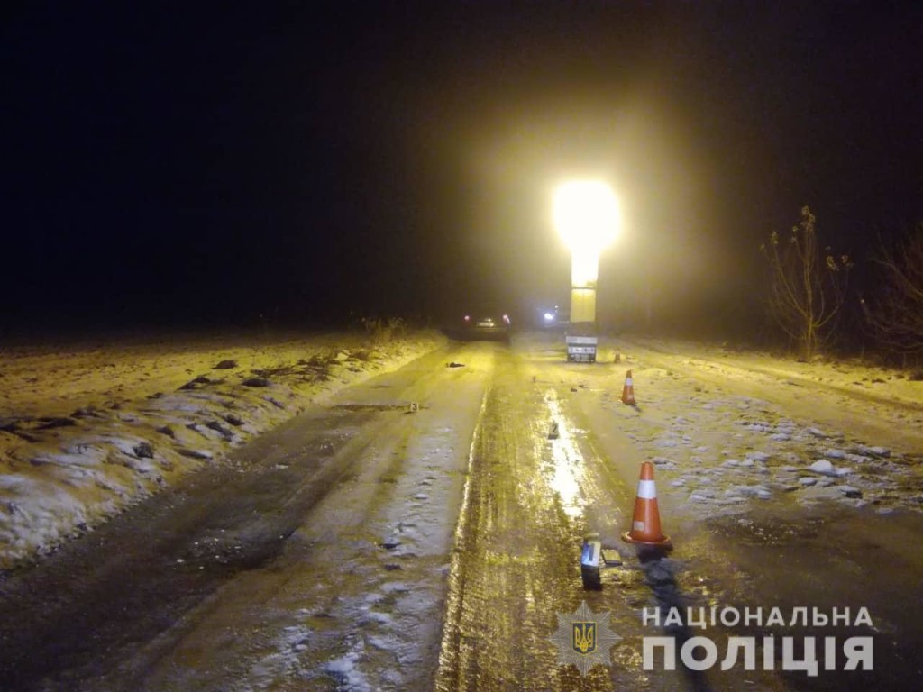 На Рожнятівщині п’яний водій вбив пішохода, котрий лежав на дорозі (ФОТО 18+)