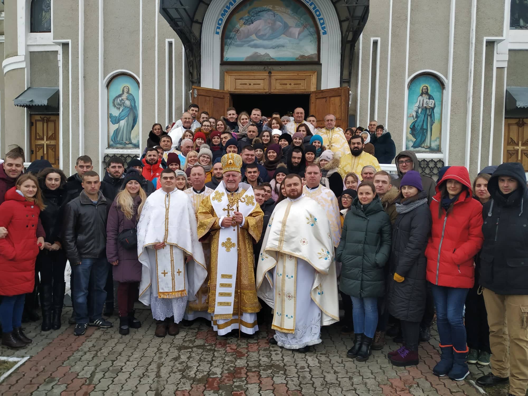 Близько сотні франківців поїхали на європейську зустріч молоді в Мадрид (ФОТО)