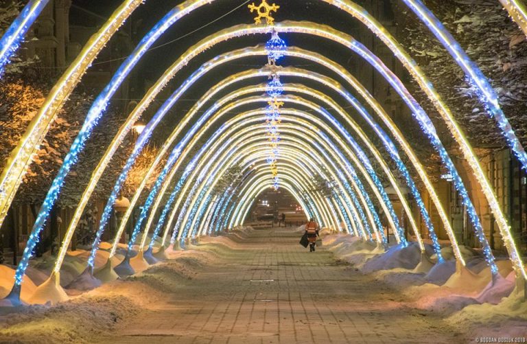 У мережі з’явилися казкові світлини зимового Франківська (ФОТО)