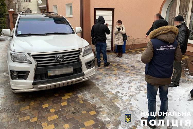 На Прикарпатті шахраї продавали на заправках газ, який за пільговою ціною купували у держави для потреб населення (ФОТО)
