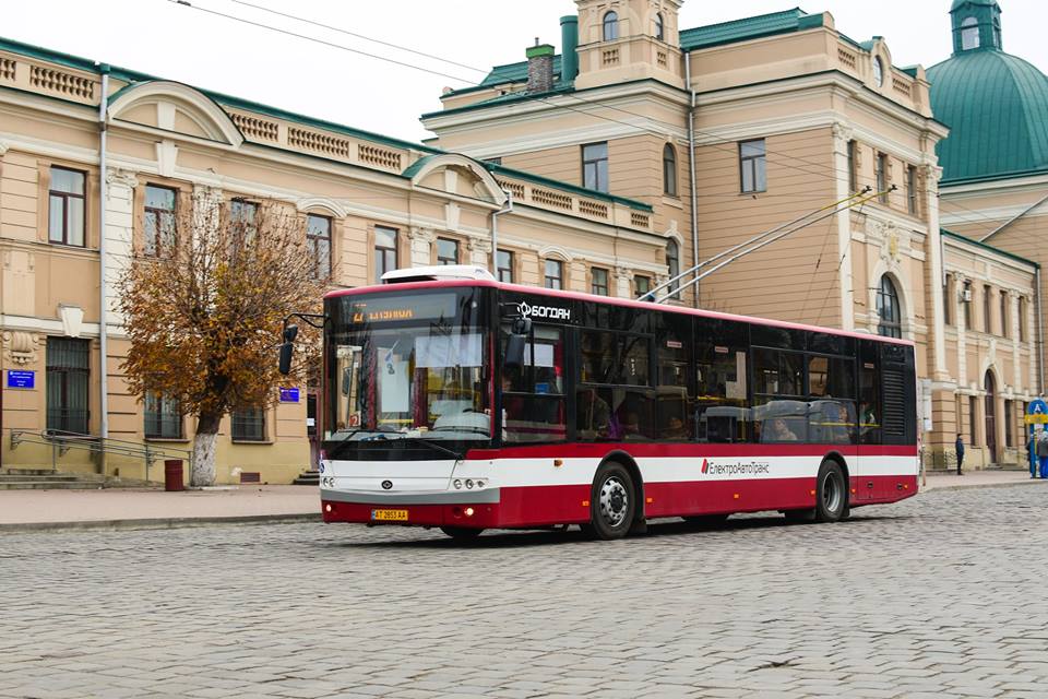 Мер Івано-Франківська спробував себе у ролі водія автобуса (ВІДЕО)