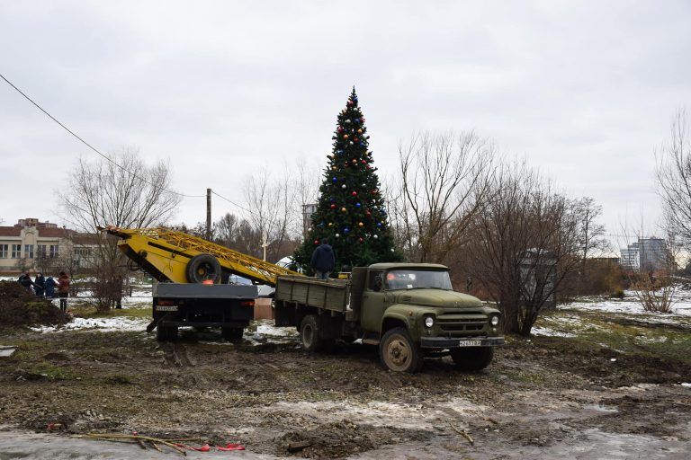 Як відкривали ялинку на Південному Бульварі (ФОТО, ВІДЕО)