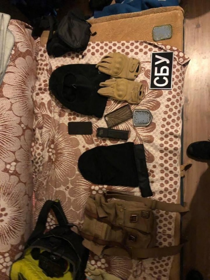 У Києві затримали фейкових офіцерів СБУ, які грабували елітні автівки