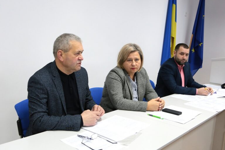 У Франківську мізкували, як зменшити захворюваність тварин на сказ та інші хвороби (ФОТО)