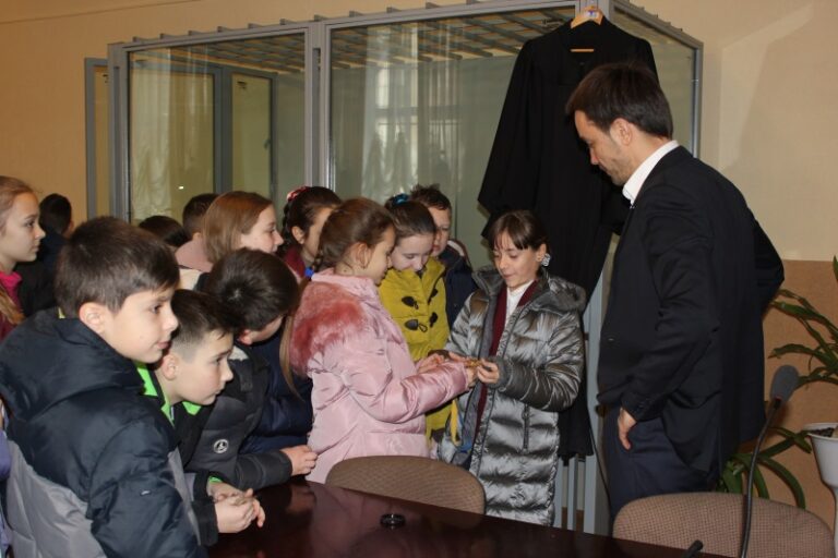 Прикарпатські школярі спробували себе в ролі суддів (ФОТО)