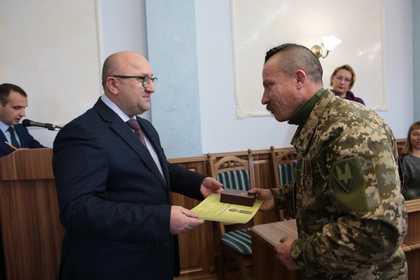 Прикарпатських волонтерів нагородили високими відзнаками (ФОТО)