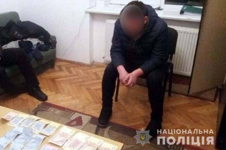 На Прикарпатті затримали нетверезого водія, який намагався дати хабар поліцейським (ФОТО)