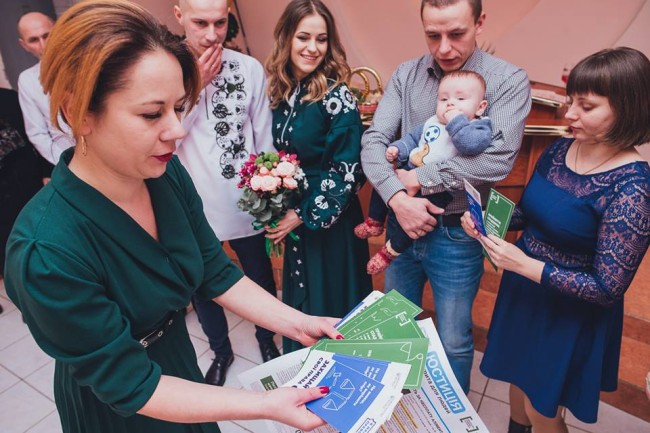 На Прикарпатті під час весілля молодятам розповідали про права (ФОТО)
