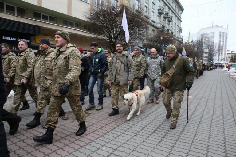 Хода та польова кухня: у Франківську відзначать шосту річницю завершення битви за Дебальцеве