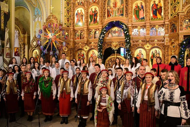 У Франківську розпочався ювілейний фестиваль “Коляда на Майзлях” (ФОТО)
