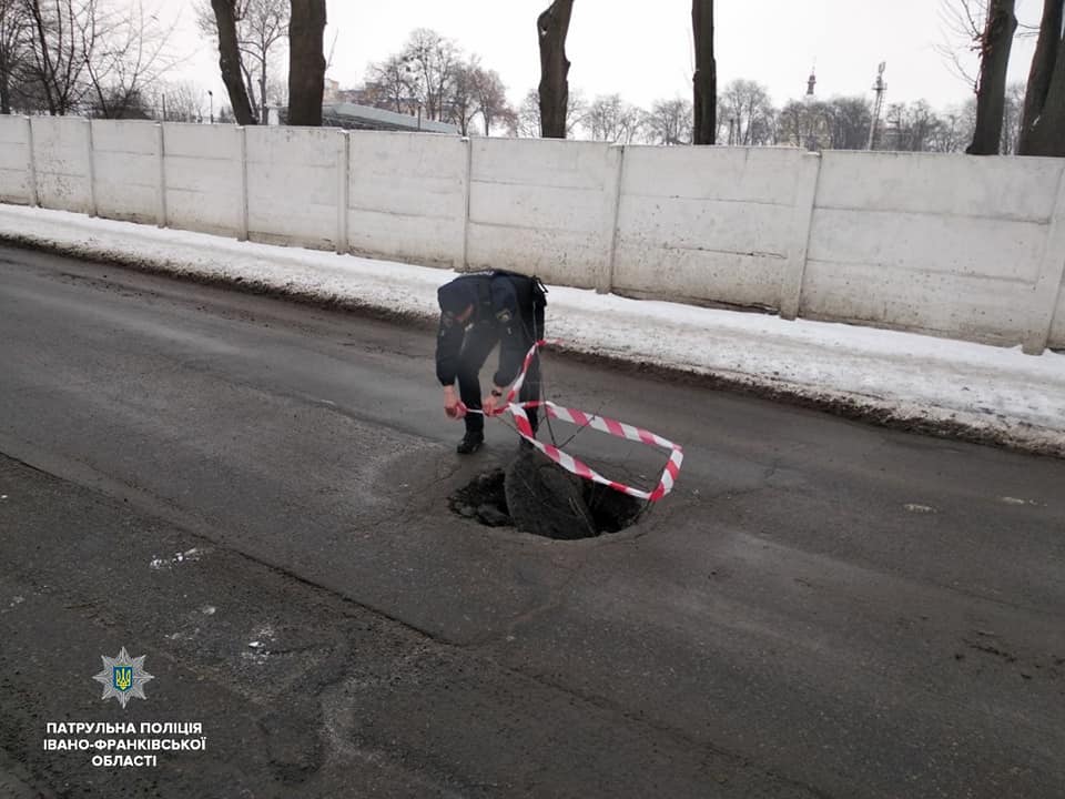 У Франківську через поганий стан доріг трапились п’ять ДТП (ФОТО)