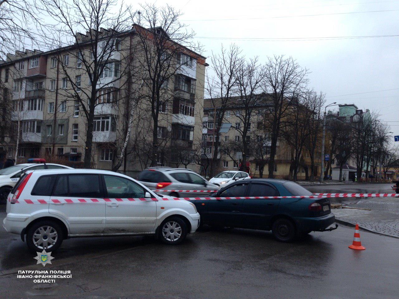 У Франківську п’яний водій з дитиною в машині вчинив дві ДТП і втікав від поліції (ФОТО)