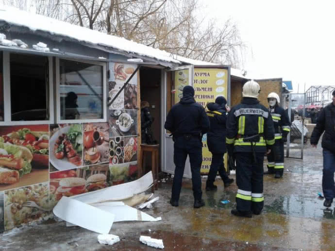 У кіоску з шаурмою в Рівному вибухнув газовий балон, є травмовані