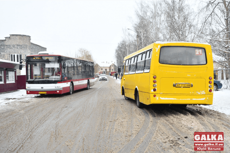 По 6? У Франківську обговорюють ріст тарифів у маршрутках (ФОТО, ВІДЕО)