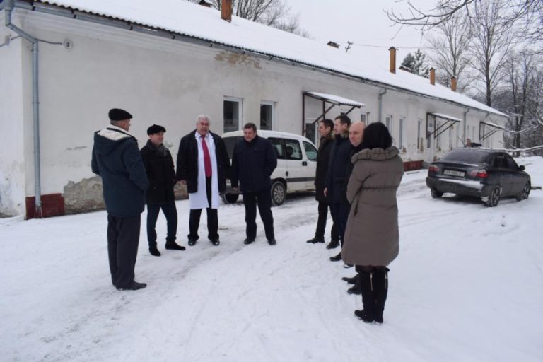 У Долинській ЦРЛ капітально відремонтують одне з відділень