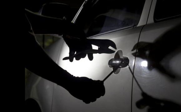 У прикарпатця серед ночі вкрали автомобіль