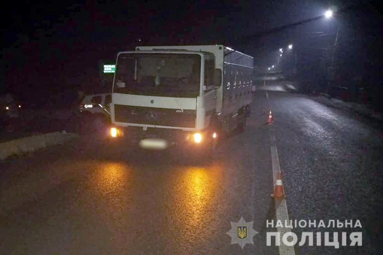 На Франківщині пішохід-порушник потрапив під колеса вантажівки (ФОТО)
