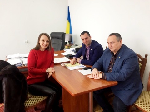 Союз українок Америки передали Богородчанській ЦРЛ медичне обладнання