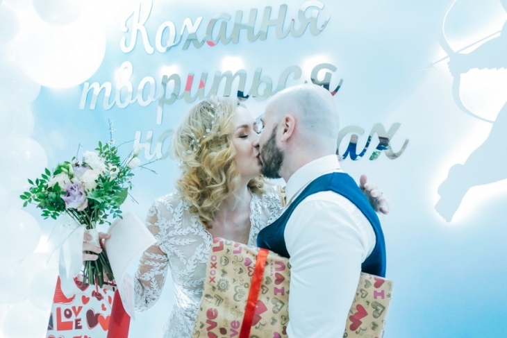 Вперше у Франківську зареєстрували шлюб з австралійцем (ФОТО)