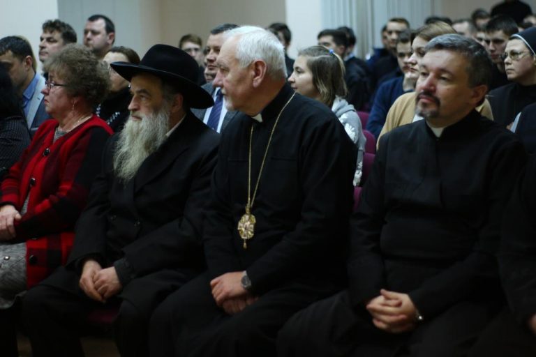В Івано-Франківську презентували книгу про голокост євреїв Прикарпаття (ФОТО)