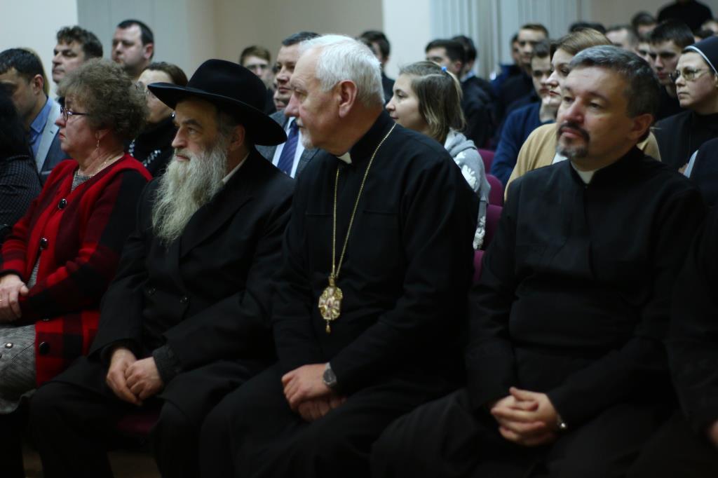 В Івано-Франківську презентували книгу про голокост євреїв Прикарпаття (ФОТО)
