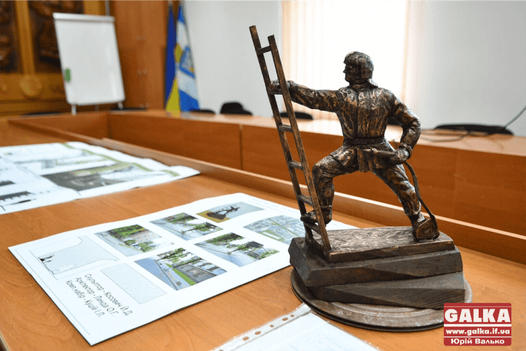 В Івано-Франківську знову не визначилися з пам’ятником “Пожежникам-рятівникам” (ФОТО)