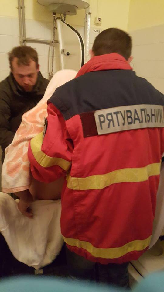 Франківець ледь не помер від голоду, бо відмовили ноги