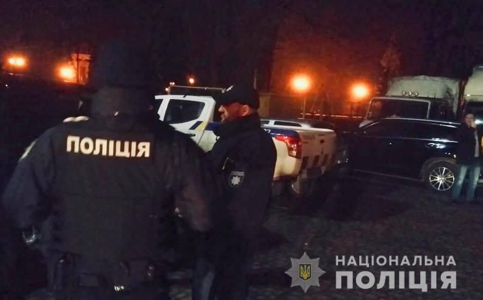 Невідомі “замінували” франківський драмтеатр (ФОТО)